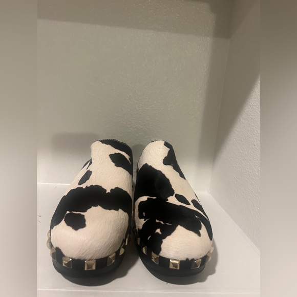 Women’s Cow print Clogs - Picture 4 of 4